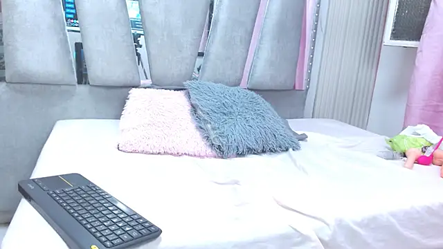 CarlaSpenser online show from May 23, 5:39 am