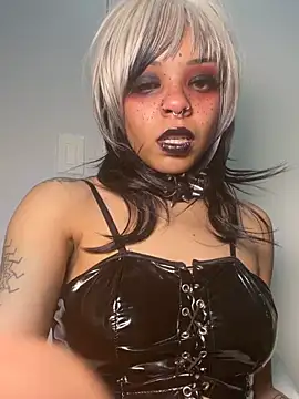 nerdyhotgoth online show from May 9, 6:48 am