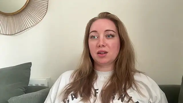 arielsweetieee online show from May 20, 11:51 am