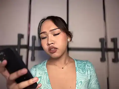 lady clea143 online show from April 18, 3:09 am