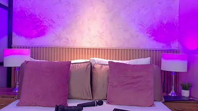 Darcy glow  online show from July 10, 11:54 am