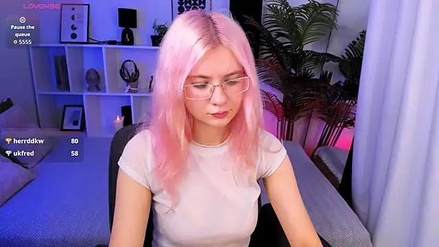 RoxySun  online show from May 23, 5:00 pm