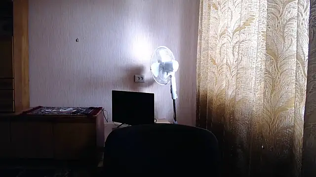 AlinaxJames online show from April 25, 1:41 pm