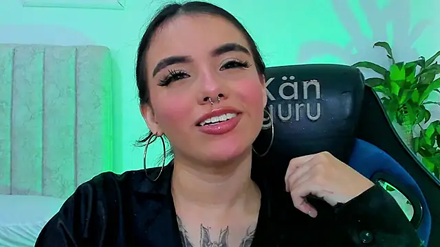 isabella hv online show from June 13, 7:33 pm