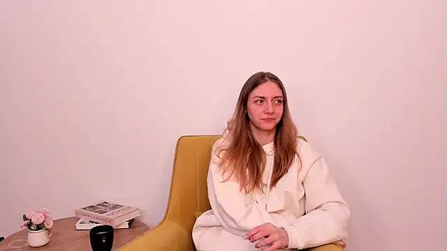 HeidiEnama online show from April 20, 1:03 pm