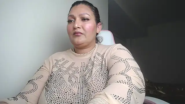 HeyMilani online show from April 17, 10:56 pm