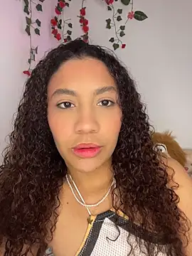 Daphnne Curly online show from May 29, 6:00 am
