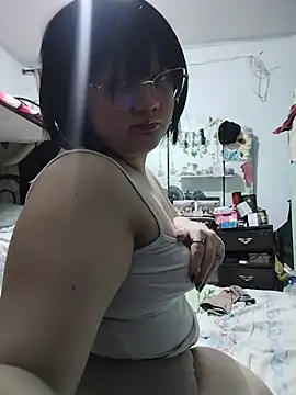 yilingandAlan13 online show from June 2, 6:20 pm