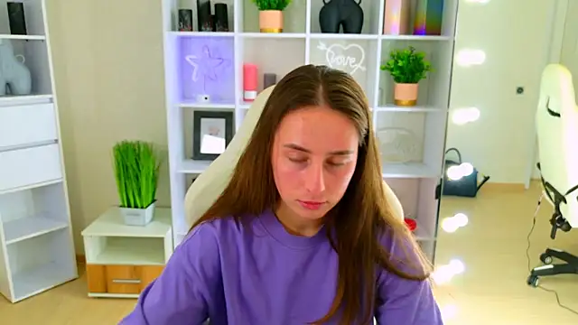 NadinnL online show from April 21, 6:53 am