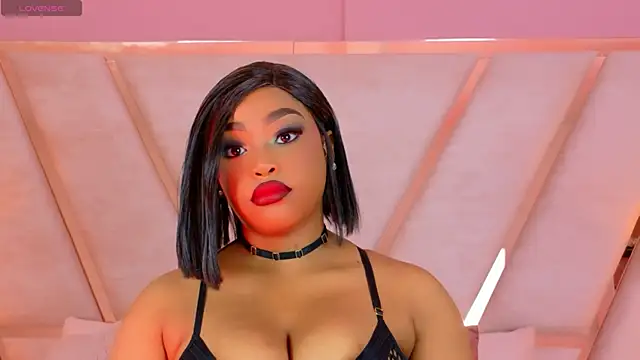 TiannahGlow online show from May 4, 1:26 pm