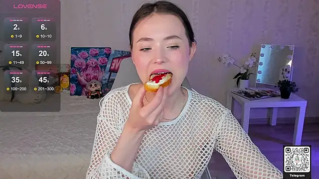 LinnLove online show from May 20, 7:05 am
