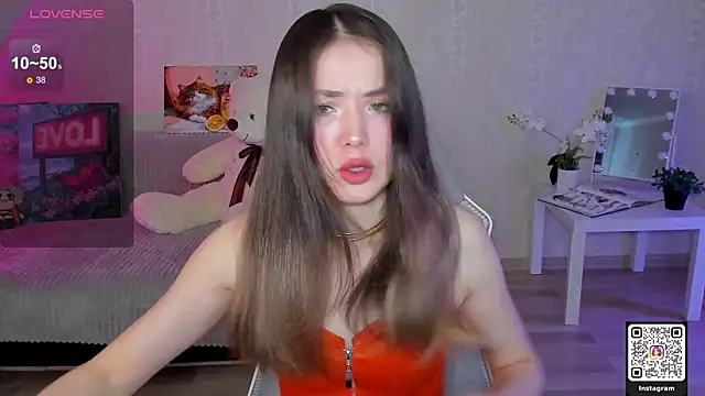 LinnLove online show from May 14, 7:14 am