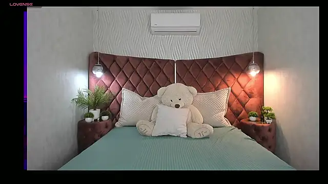 AliciaCore online show from May 30, 8:27 pm