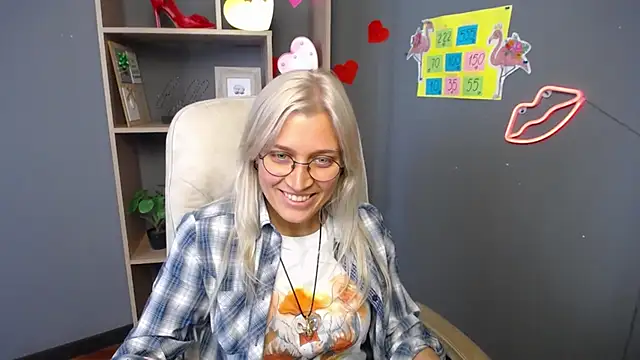 RubyDaviss online show from May 7, 12:20 pm