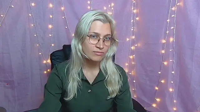 RubyDaviss online show from May 13, 6:08 am