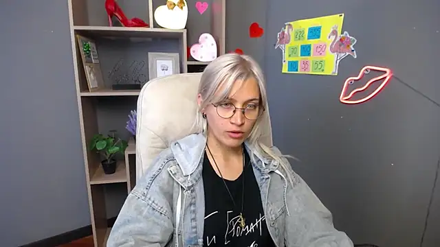 RubyDaviss online show from May 6, 12:09 pm