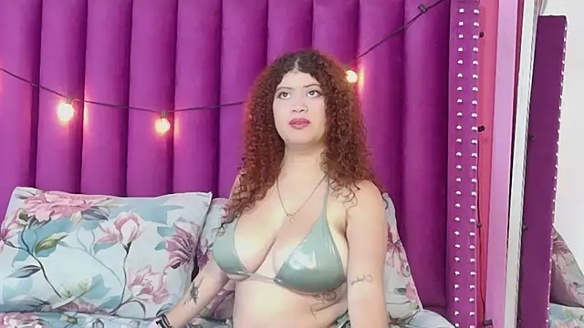HoneyHipss online show from May 7, 12:42 pm