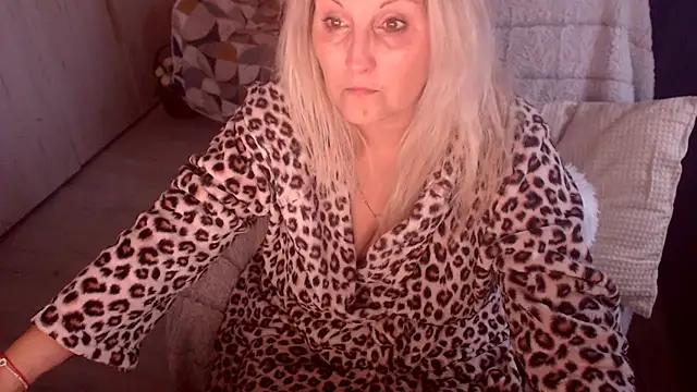 Divineblond online show from March 19, 4:11 pm