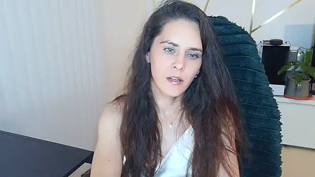 khalessi13 online show from June 5, 10:27 pm