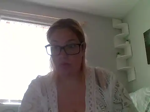 SecretRavenXO online show from June 5, 9:04 am