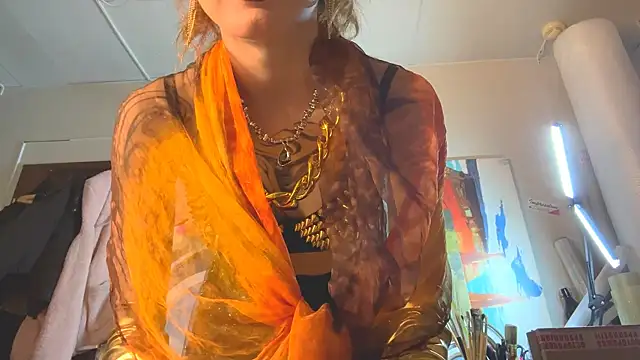 sarawhisperr online show from April 26, 7:22 pm