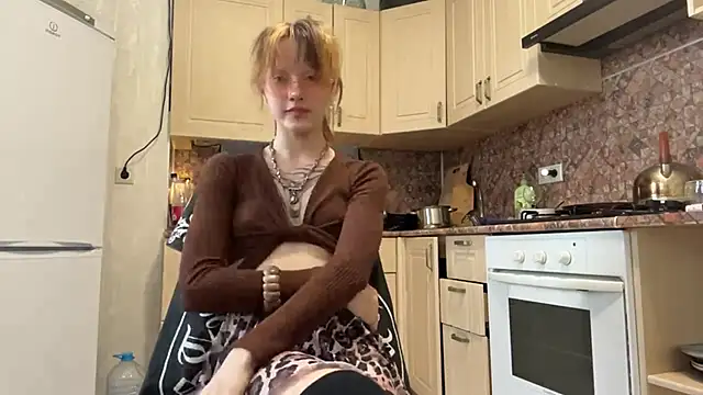 sarawhisperr online show from May 9, 4:09 pm
