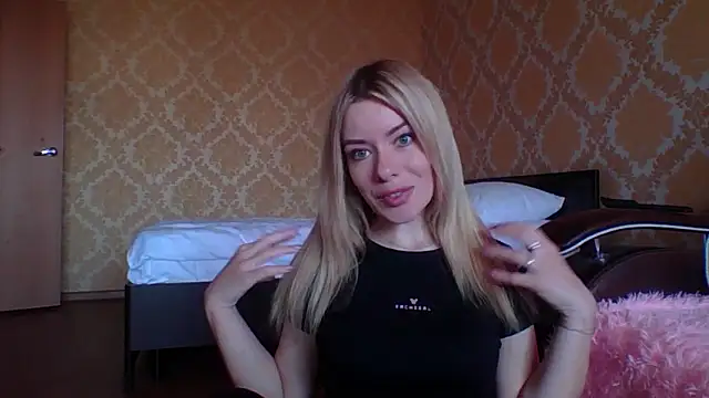 Softy Aura  online show from May 11, 7:10 am