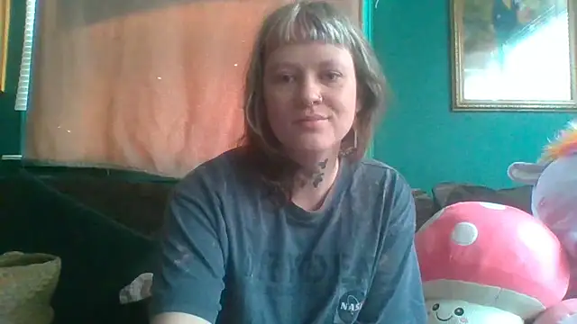 RosieSwitchBitch online show from May 8, 1:25 pm