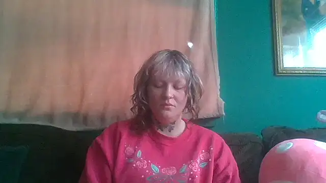 RosieSwitchBitch online show from May 6, 6:45 pm