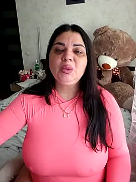 -CUTE-EVVIL- online show from April 28, 5:33 am