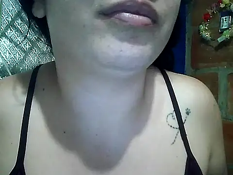 Chiquilove27 online show from June 26, 9:05 pm
