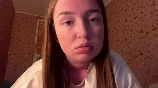 Chloooee online show from May 26, 4:50 pm