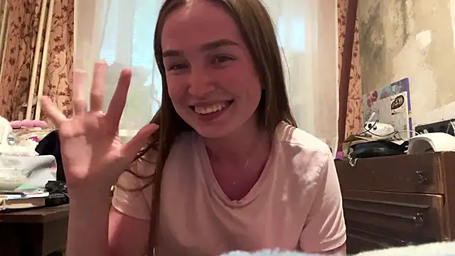 Chloooee online show from May 23, 4:38 pm