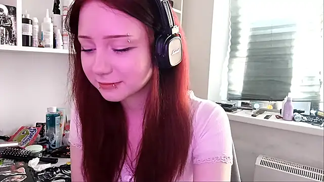 em0emily online show from June 30, 4:28 pm