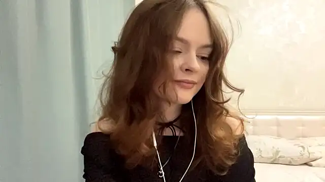 dewdropdoll online show from April 29, 7:30 pm