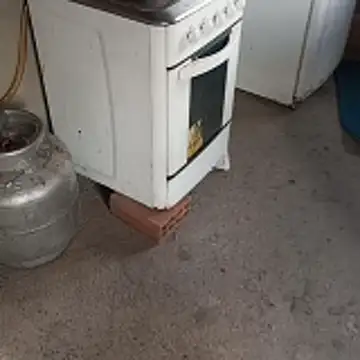  - - -roberta - - - online show from April 28, 11:14 am