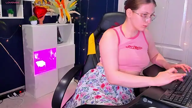 Queen Milena online show from May 20, 11:18 am