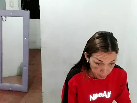 lucy23  sexx online show from May 9, 11:18 pm