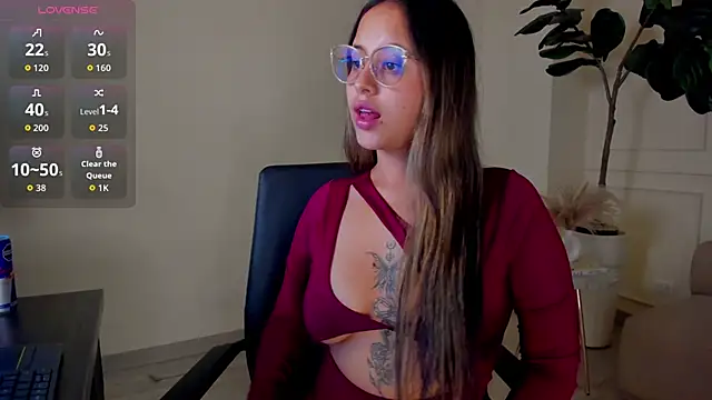 MayaLee  online show from June 13, 3:15 am