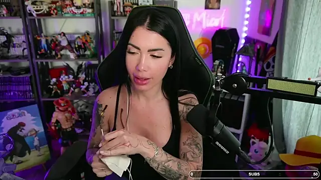 SuaDimpa online show from April 28, 1:15 pm