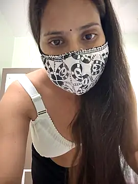 LovelyNidhi online show from May 30, 8:45 am