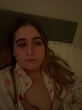 Taylormillie471 online show from May 6, 11:31 pm