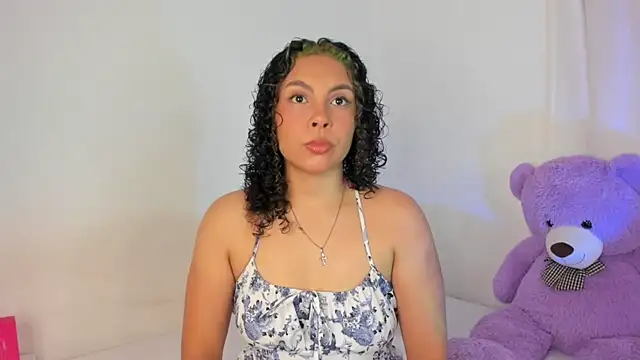 Violetta cam  online show from May 8, 2:26 am