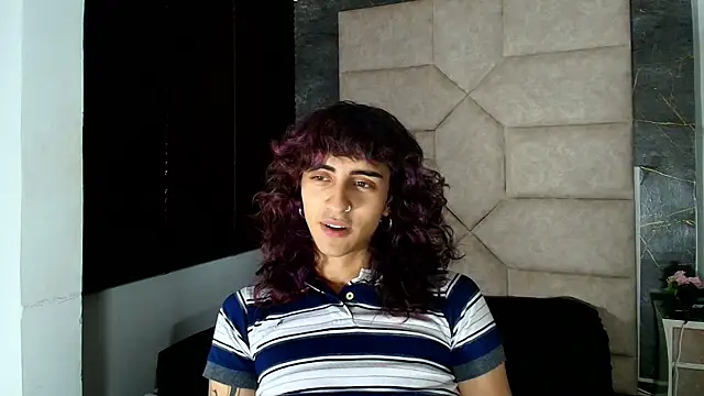 Divine      online show from June 24, 9:03 pm