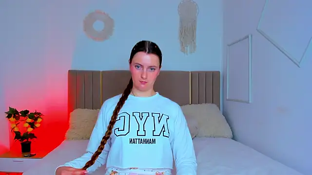 Cutie blushh online show from May 14, 8:20 am