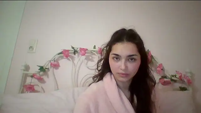 yourbella37 online show from May 6, 7:40 pm