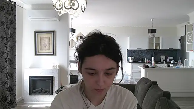 cute lilia online show from May 8, 9:23 am
