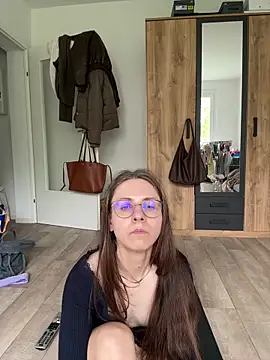 SweetLuna96 online show from May 5, 1:25 pm