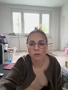 SweetLuna96 online show from May 7, 1:37 pm