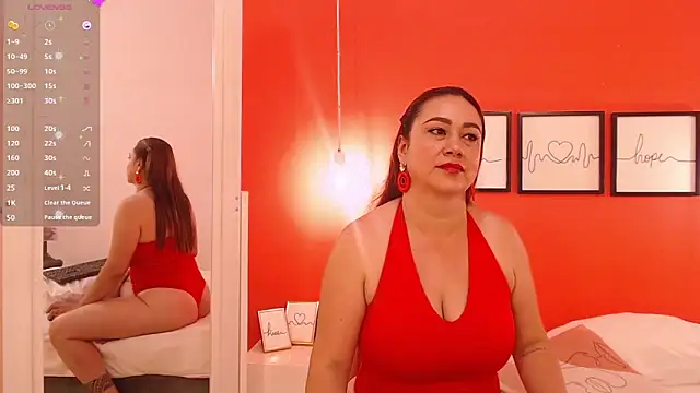 rebeccamiller 2 online show from May 5, 8:56 pm